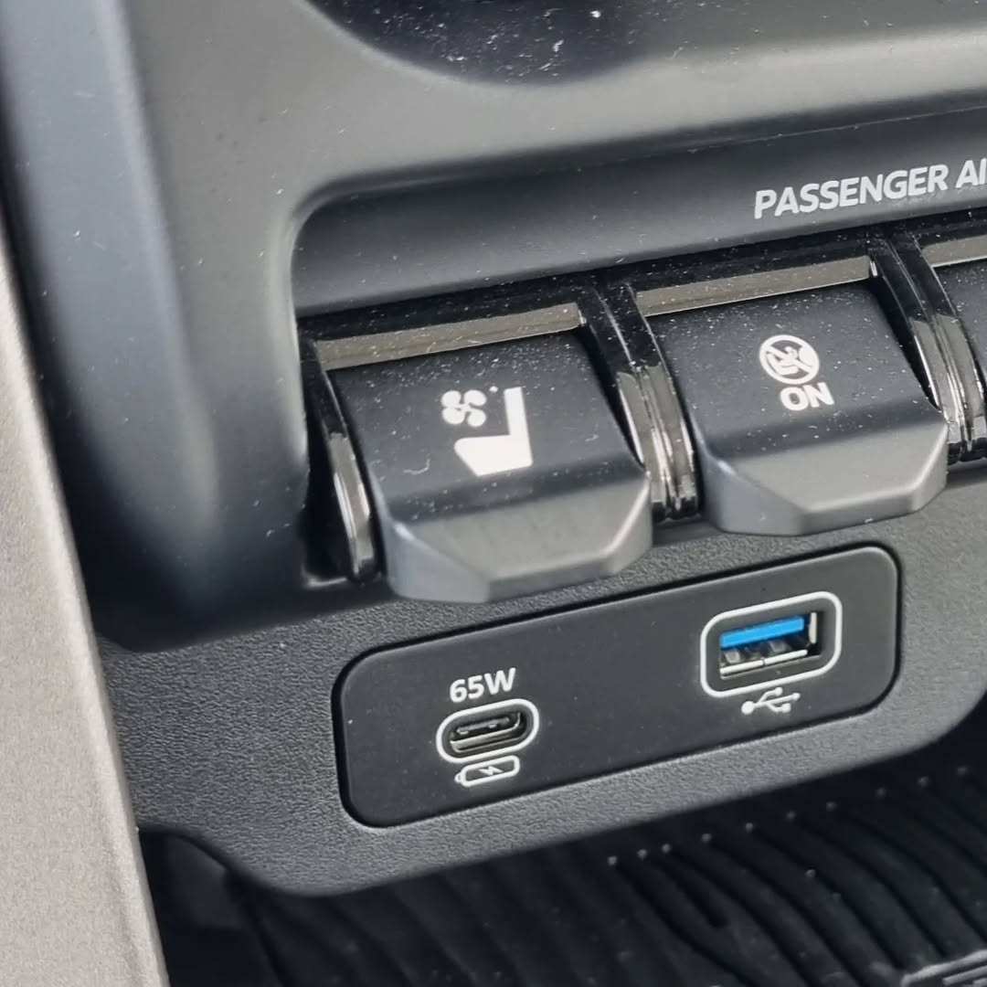 Thar Roxx 4×2 (Automatic) - Image 6